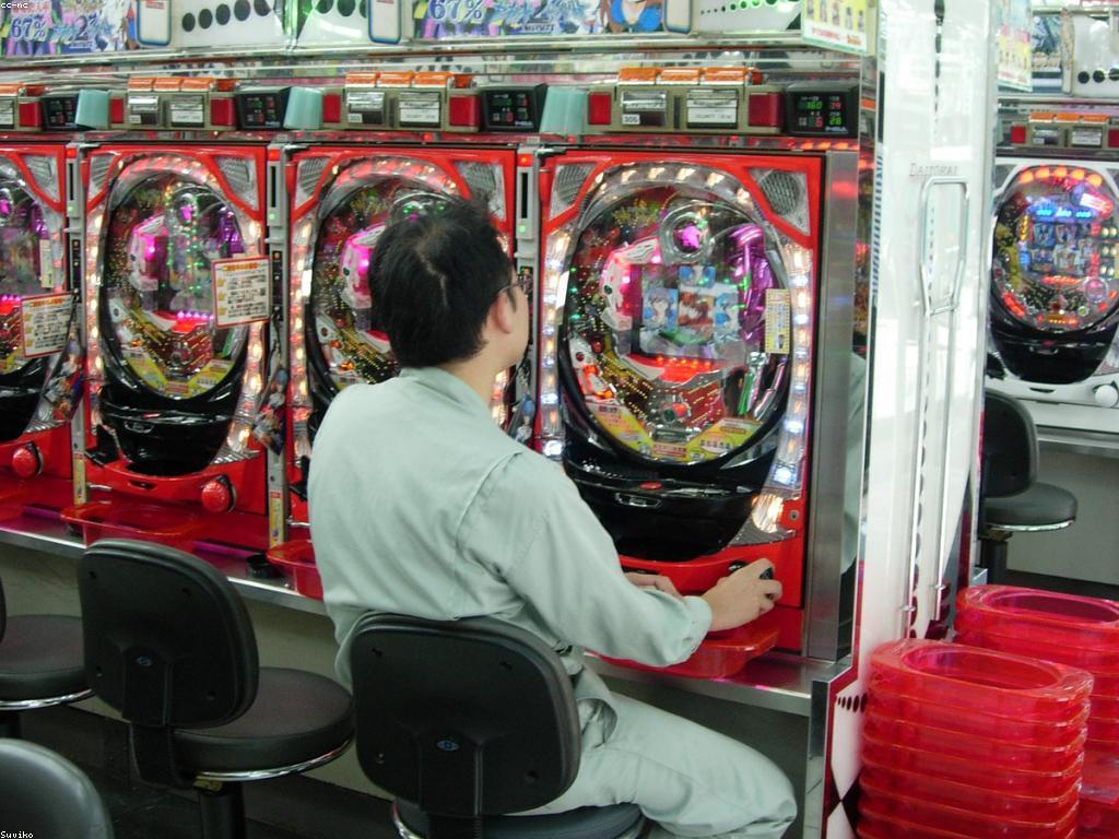 យុទ្ធសាស្ត្រប្រកួតប្រជែងសម្រាប់ស្លុតហ្គេម