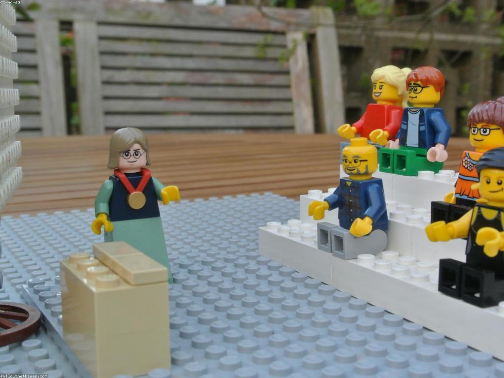 ការបន្ថែមសមត្ថភាព: បច្ចេកវិទ្យា និងការអភិវឌ្ឍន៍ឌីជីថល