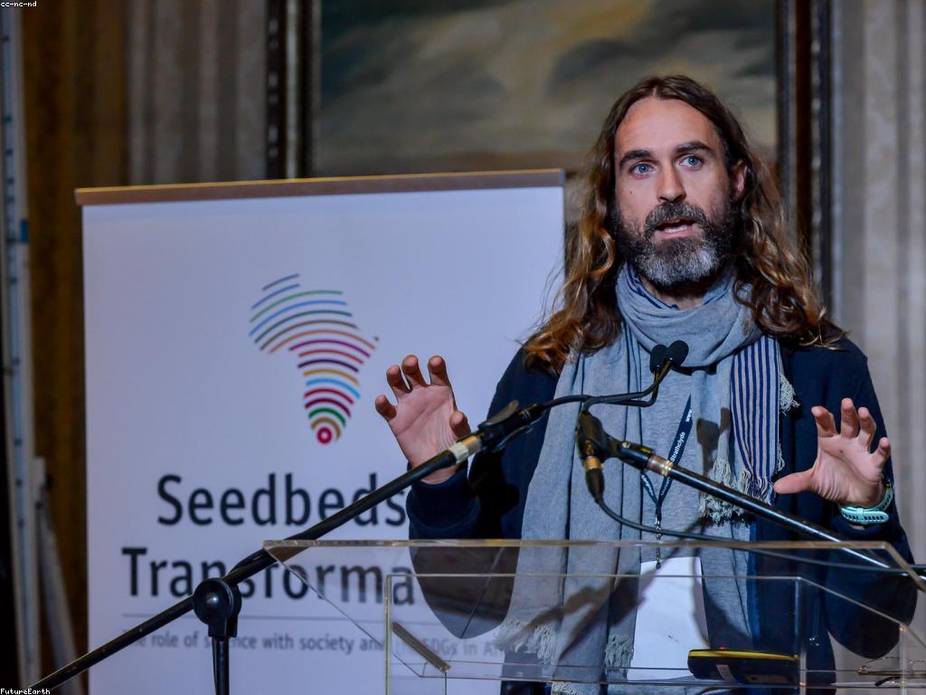 ការបន្ថែមសមត្ថភាពនៅក្នុងសង្គម